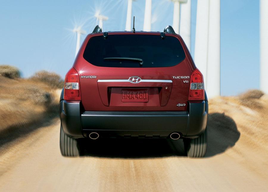  Hyundai Tucson 2004 года  (фото 38 из 74)